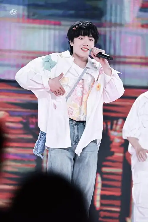 苏新皓舞台翻跟头直拍##苏新皓舞台直拍