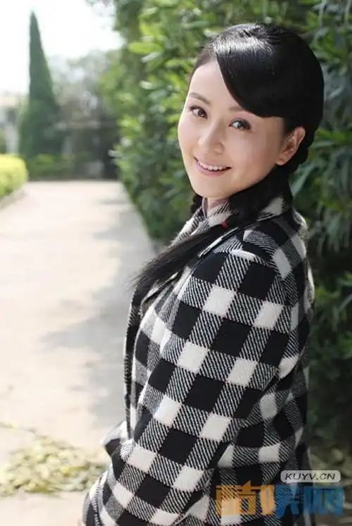 戴娇倩钻石豪门剧照