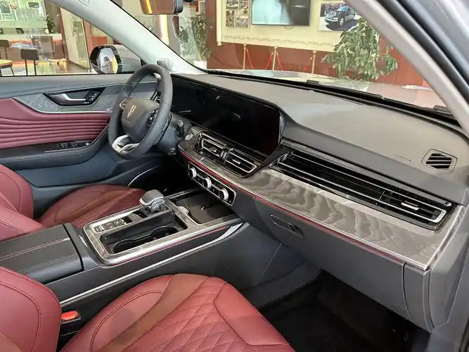 实拍红旗hs5:综合优惠6万左右,家用中型suv首选?