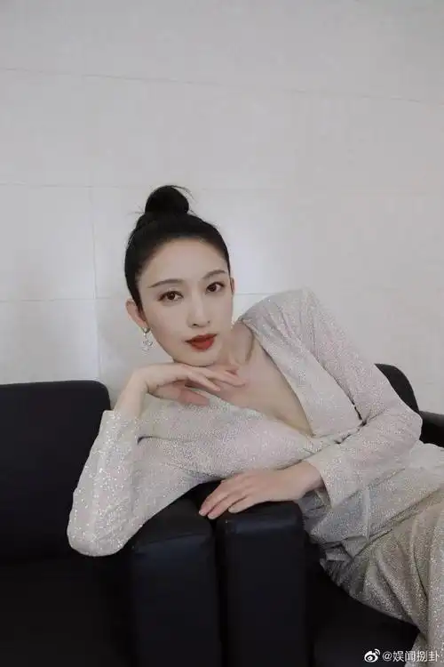 张俪百年歌声唱响乘风破浪