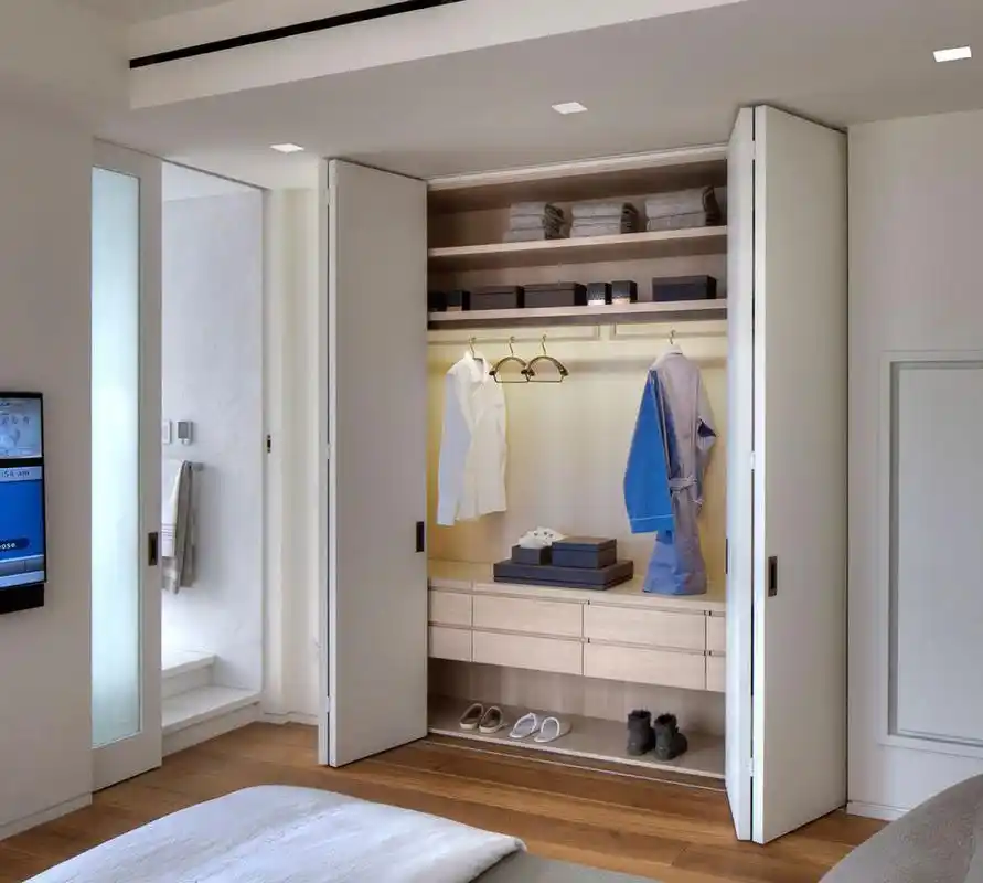 折叠门定制衣柜效果图白色整体衣柜效果图