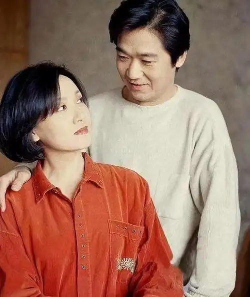 回顾张国立与罗秀春离婚34年他再婚有烦恼她至今单身牵挂儿子