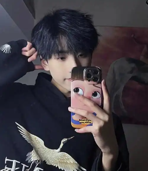 文艺青年发型两侧铲短镂空    鬓角保留长度   顶部剪出层次感#临沂