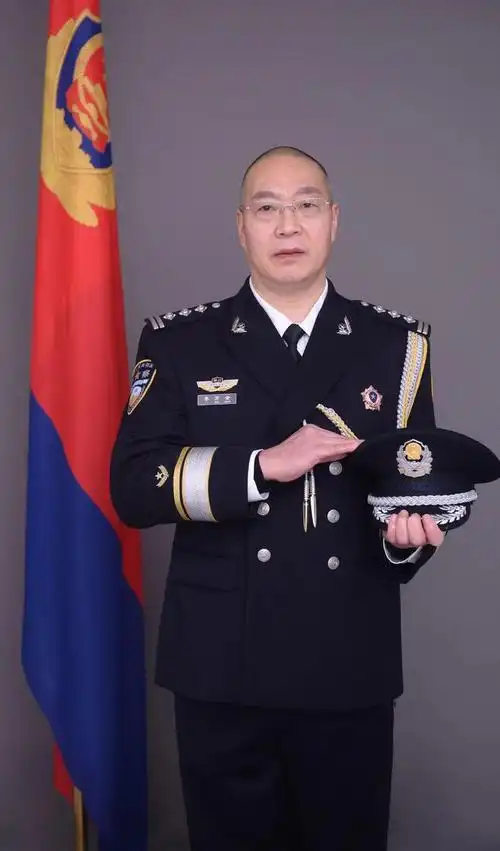 你好警察节一身警服一生荣光青白江公安最美警礼服照片震撼来袭