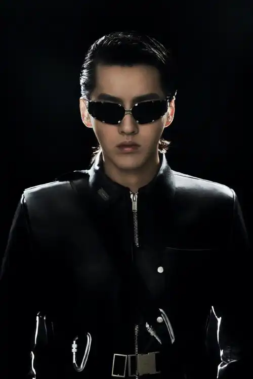 颜色:rgb 搜图界精心收集并整理吴亦凡图集,内容有小鲜肉写真,帅气