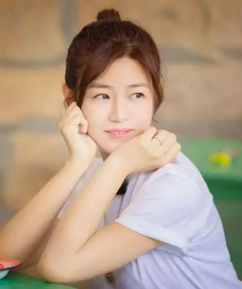 扎马尾适合留什么样的刘海 扎马尾适合剪什么刘海 - 情书号