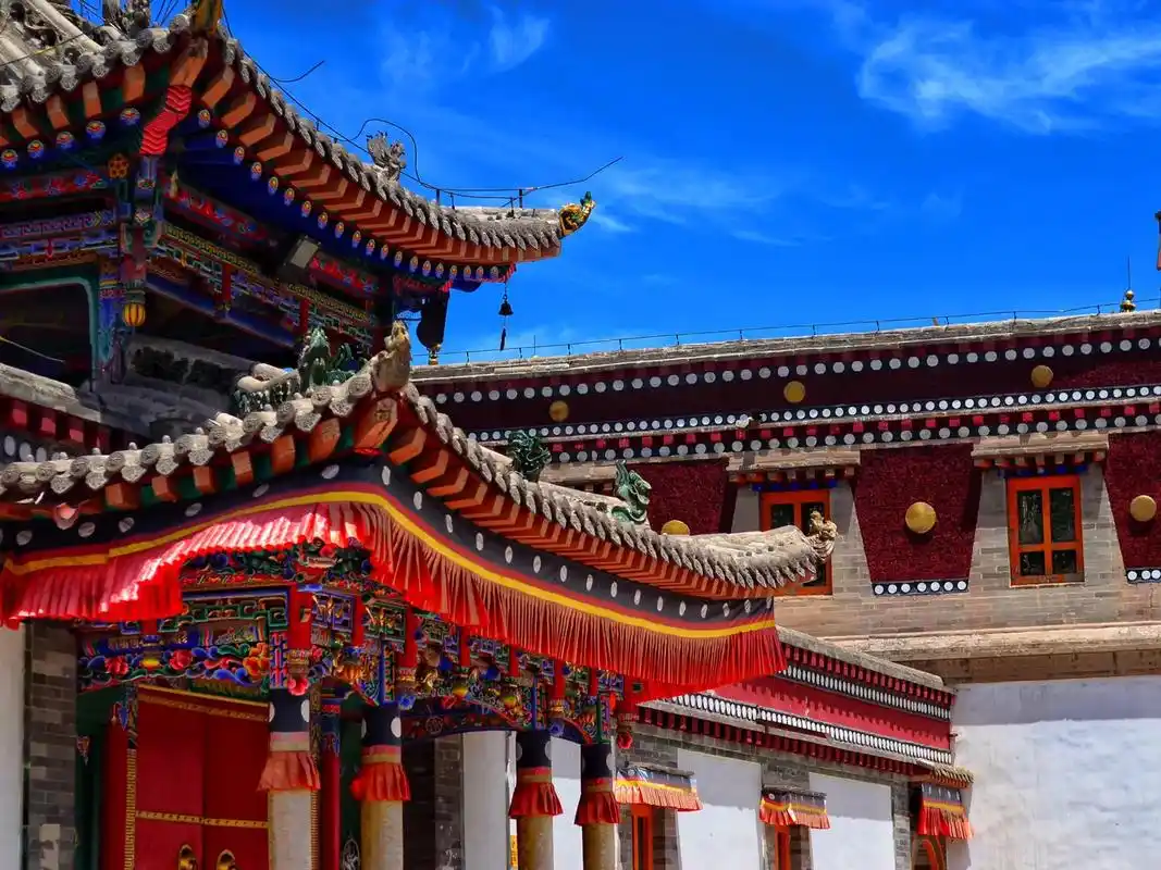 治愈系风景|塔尔寺  祈福  在生活中每个人都有每个人的信仰 - 抖音