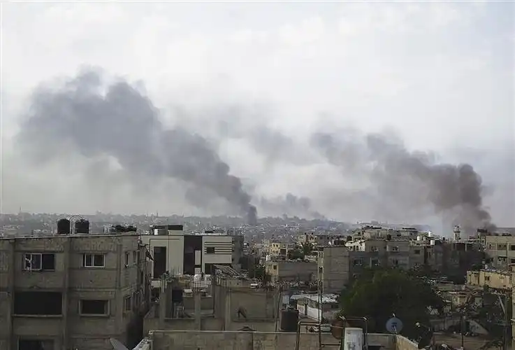 以军轰炸拉法难民营 致重大伤亡
