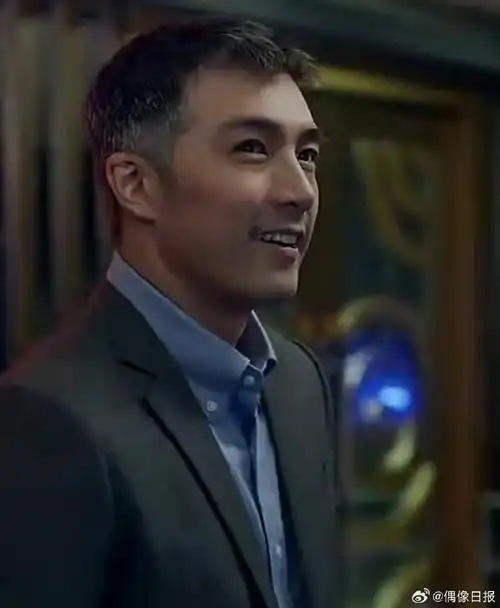 把贺军翔看成邱泽#网友说贺军翔新剧短发像邱泽!你觉得像吗?