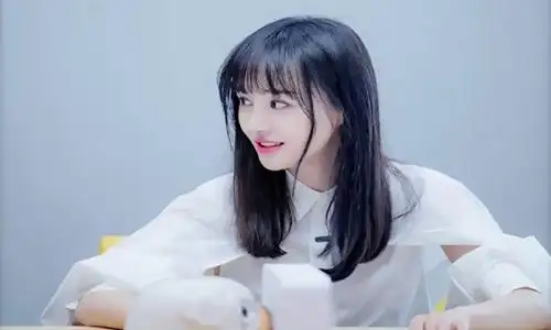 郑爽齐刘海郑爽齐刘海发型美艳羡煞网友