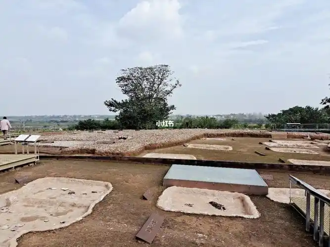 93凌家滩遗址位于安徽省含山县凌家滩村