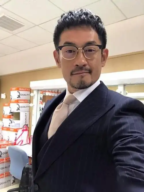 帅大叔柯叔元离婚多年维持单身只想照顾好孩子