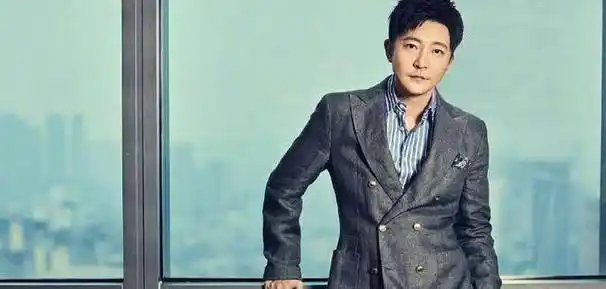 但我觉得更是郭京飞老师成就了这部剧,毕竟只有有实力有演技的演员