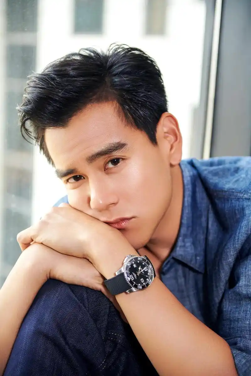 彭于晏写真大片曝光牛仔衬衫清爽俊朗什么水平zt