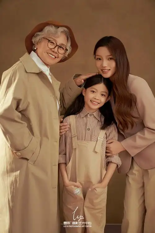 三代同堂亲子照