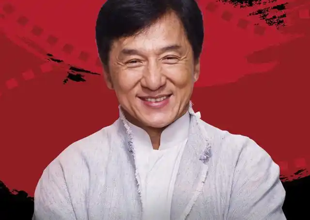 成龙的功夫巨星之路,艰辛曲折不能言尽,曾把自己感动哭