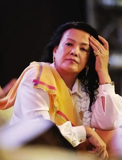 张兰离婚闹剧里的生意人抄短线赚快钱