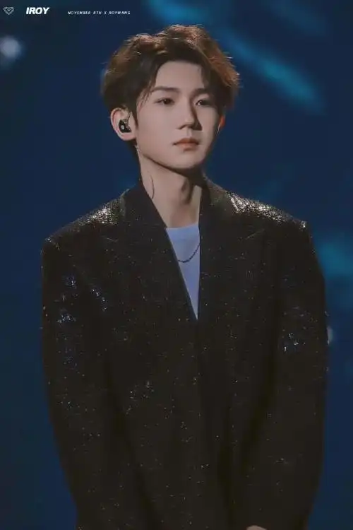 王源2021年央视中秋晚会颜值top就是好看