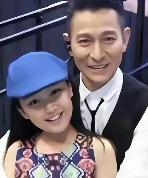 刘德华闺女真好看,恐怕是娱乐圈颜值最高的星二代了吧