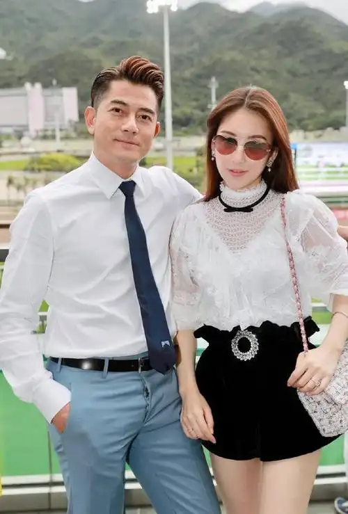 方媛变脸很彻底重塑后穿衣尽显贵妇感网红嫁郭富城是真女王