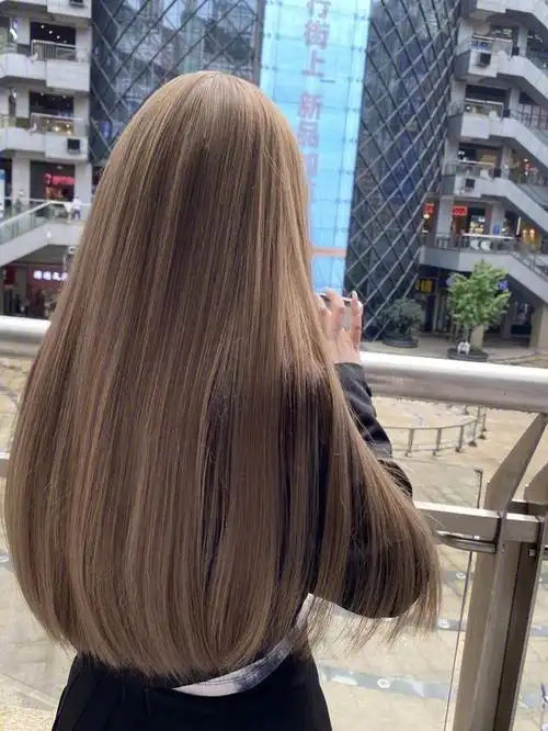 漂了好几次的头发还这么顺滑