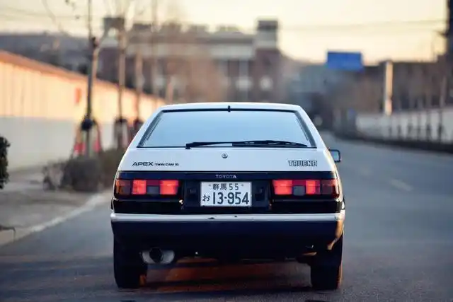 ae86是属于一代人的回忆和信念gtr32准备好看我尾灯了