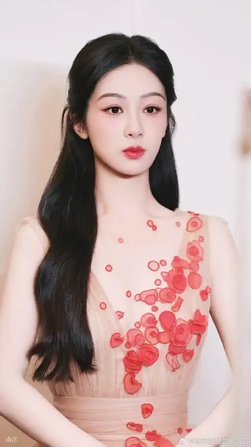 杨紫超话#长相思2 定档##长相思2剧本##杨紫#可爱的杨紫加油