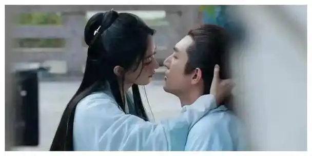 赵丽颖强吻林更新绽放与凤行勇敢爱情震撼视听