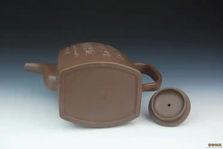 施小马·辛酉年·扁钟壶 - 【厂版溯源】 - 宜兴紫砂爱好者联盟