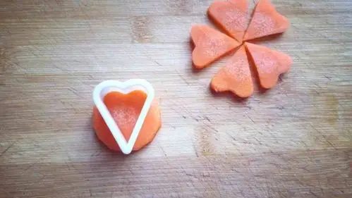 red;display:inline-block; href=/shicai/ 25>胡萝卜 /a>去皮