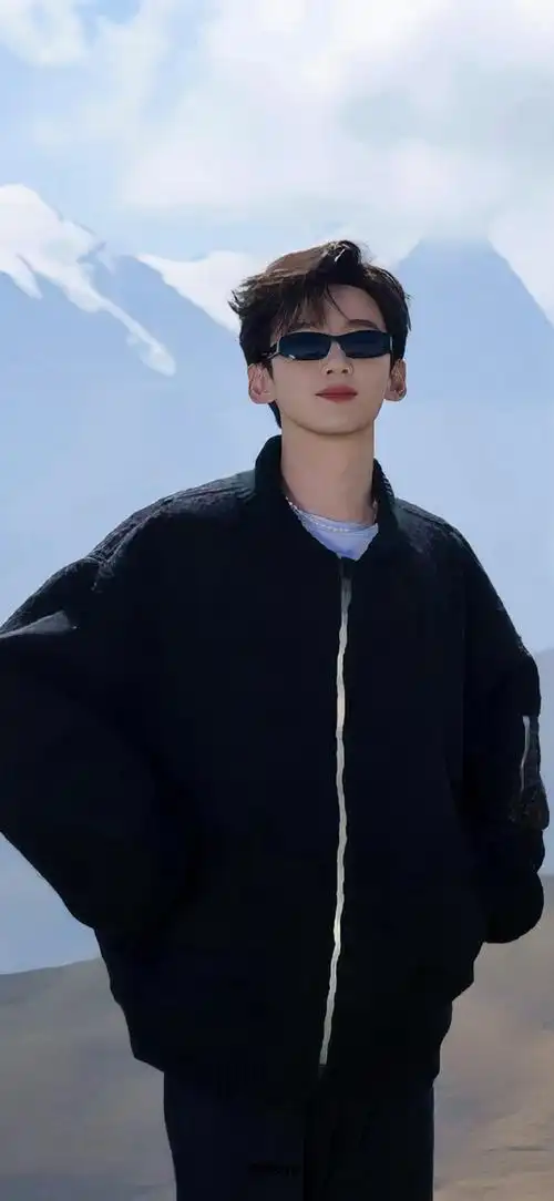 白敬亭|981505自修全屏壁纸7815礼貌拿图 9215二改