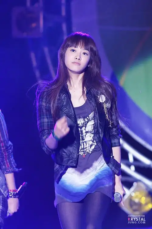 com/u/2902408801宋茜(victoria),在韩国发展的中国籍女歌手,演员.