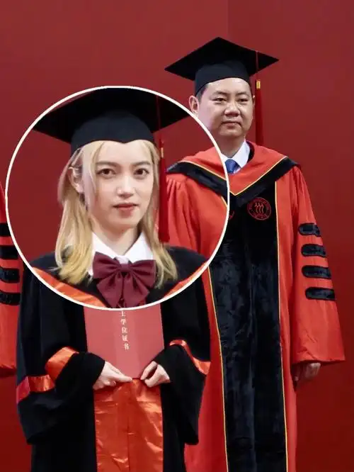 拍毕业照学士服怎么穿?我知道啊!