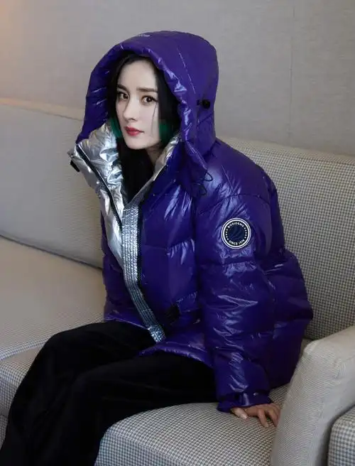 杨幂羽绒服穿搭look