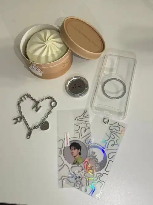 朱一龙同款小直屏