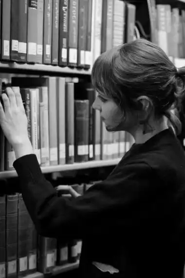 原创爱读书的女人才是最美的风景