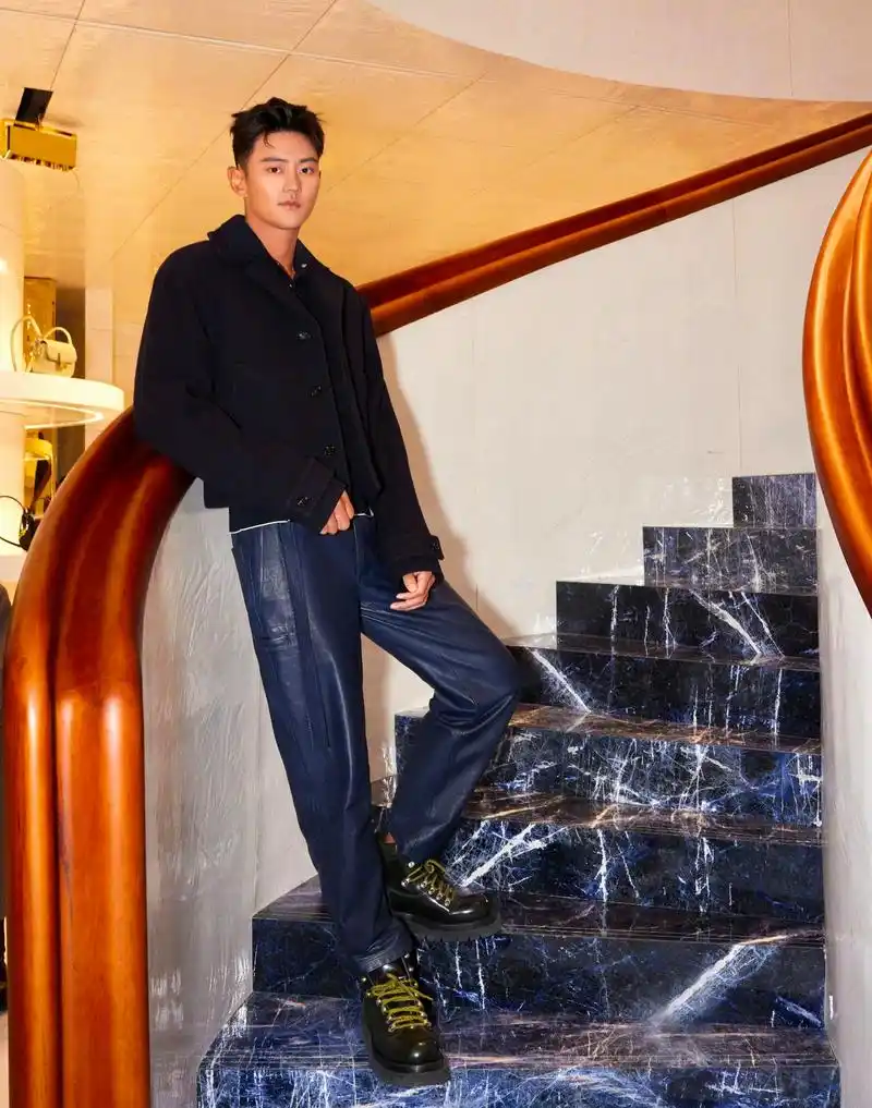 30岁宁泽涛,最新写真出炉!"包子"还是那么帅,身材还是那么好