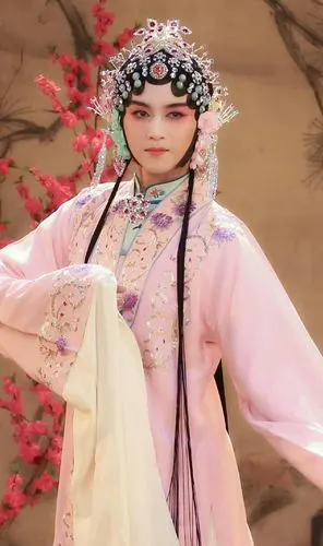 陈晓扮女装,一个太美太仙,一个辣眼睛!