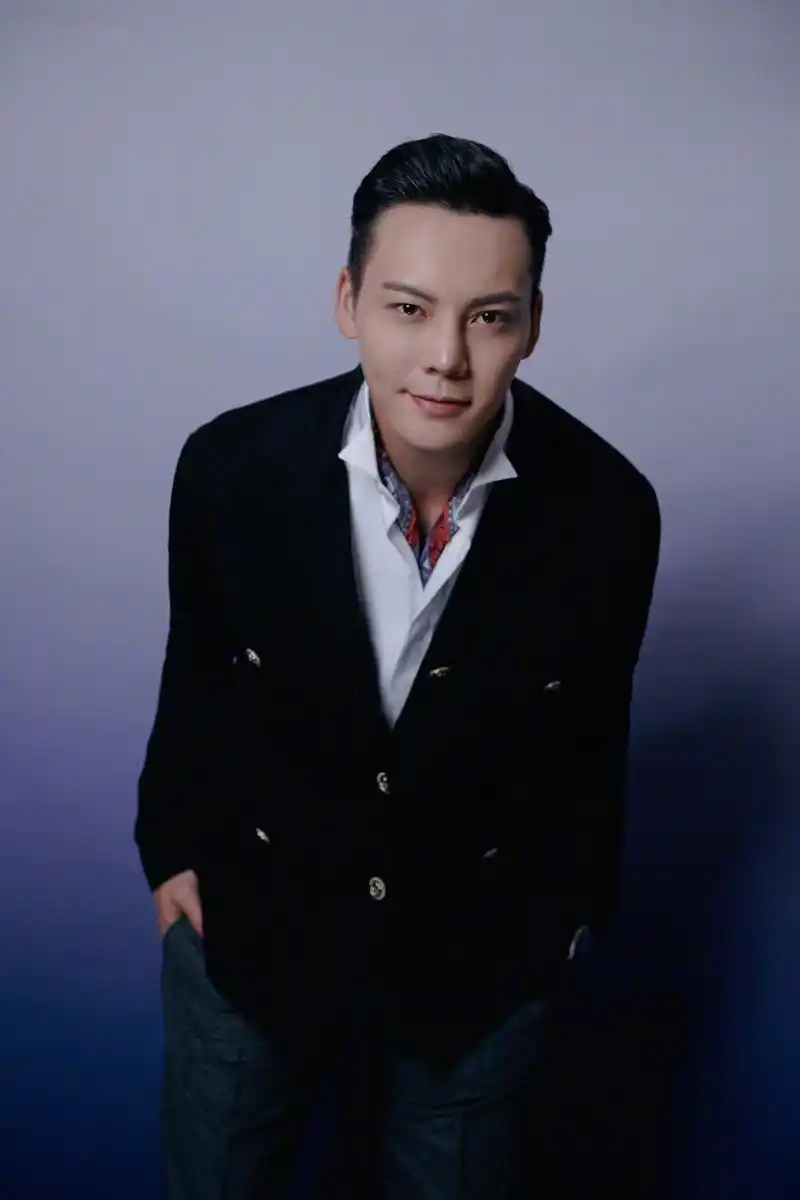 陈伟霆西装诱惑,绅士范儿十足,高清图来了