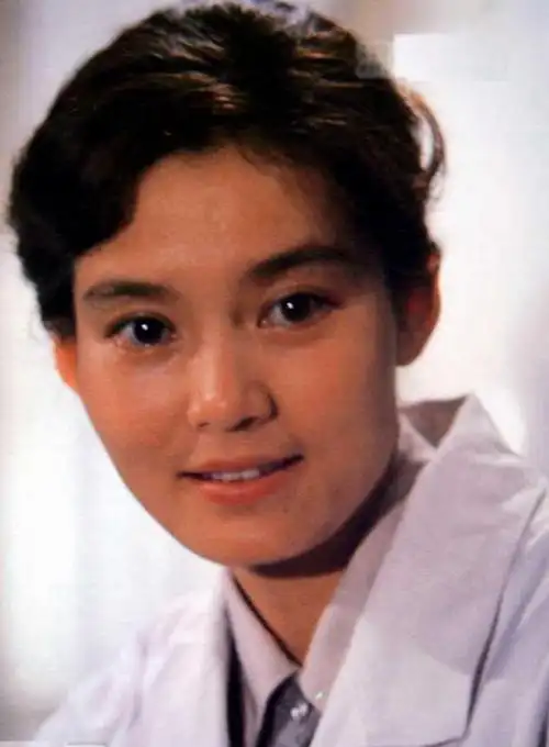 p>潘虹,1954年11月4日出生于 a target="_blank" href="/item/上海市