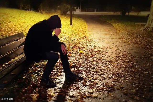 经典说说心情短语伤感的句子(伤心的句子说说心情短语)