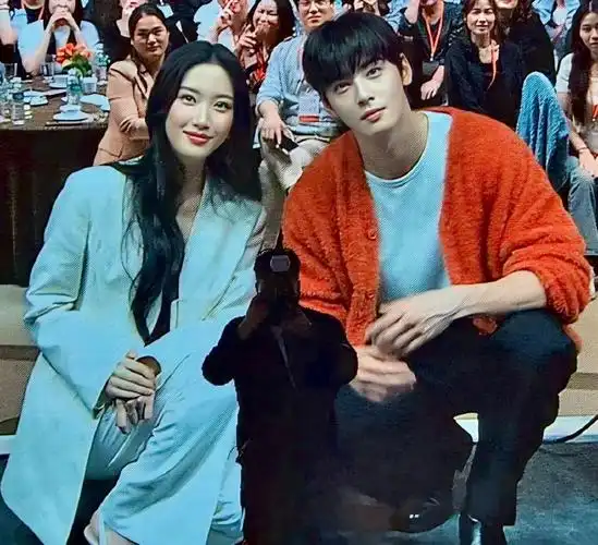 车银优文佳煐同框照##文佳煐车银优合照