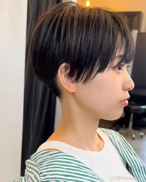 当下最火女发来了,两侧掏空推后脖短发,喜欢别错过|发型|短发|理发师