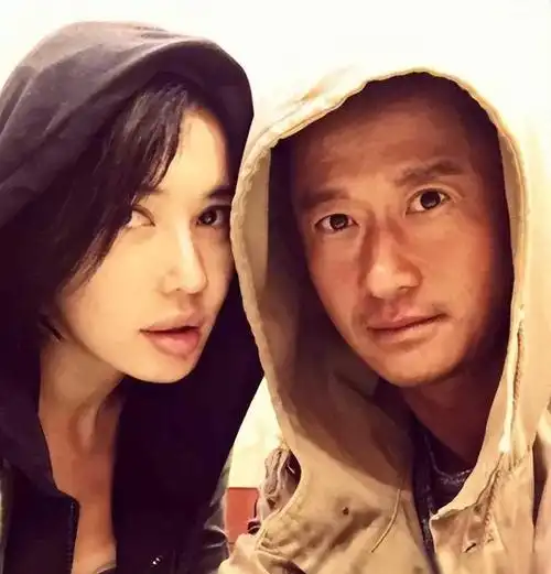 她曾把黄渤吻到害羞,与导演同居12年遭抛弃,今47岁身价高达