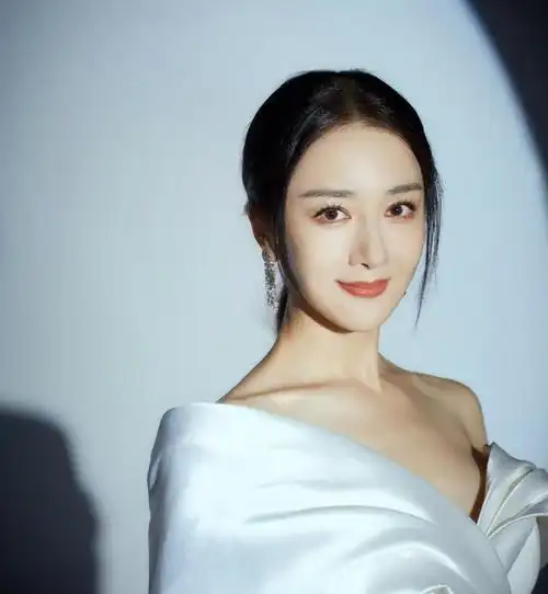 被狗咬毁容后,如今40岁靠演坏女人翻身|叶璇|演员|李依晓|古装剧|古装