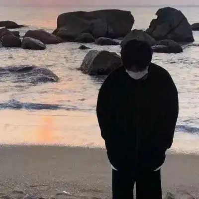 口罩男生侧脸帅气的真人头像