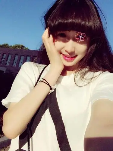 每一天都有你陪伴,幸福是那么的自然 女生qq皮肤大全