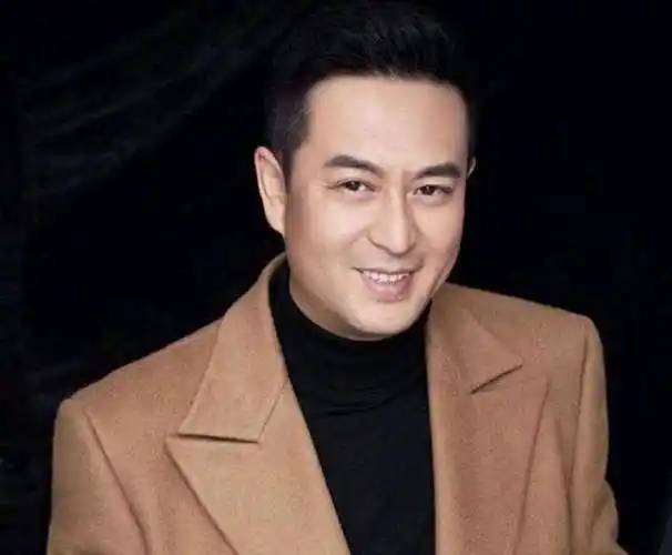 张嘉译20岁旧照告诉我们:有些人,真的丑着丑着就帅了_时候_名字_身体