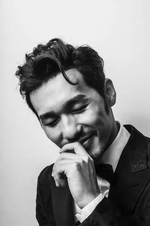 当白宇剃掉胡须,青春减龄不输小鲜肉!网友:终于相信你是90后了