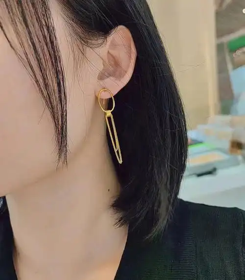 黄金耳环